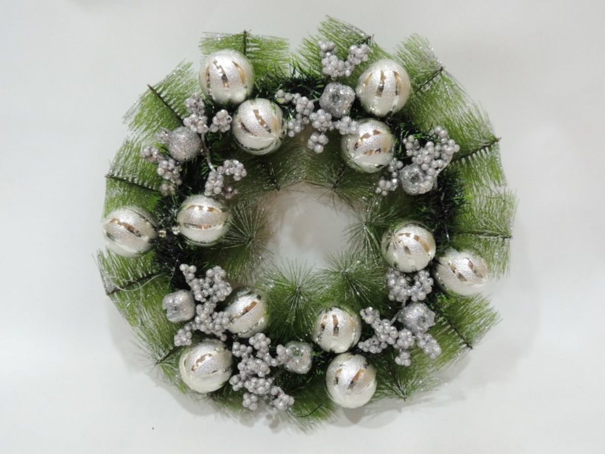 Corona de navidad color plata 38cm diametro?1787588562